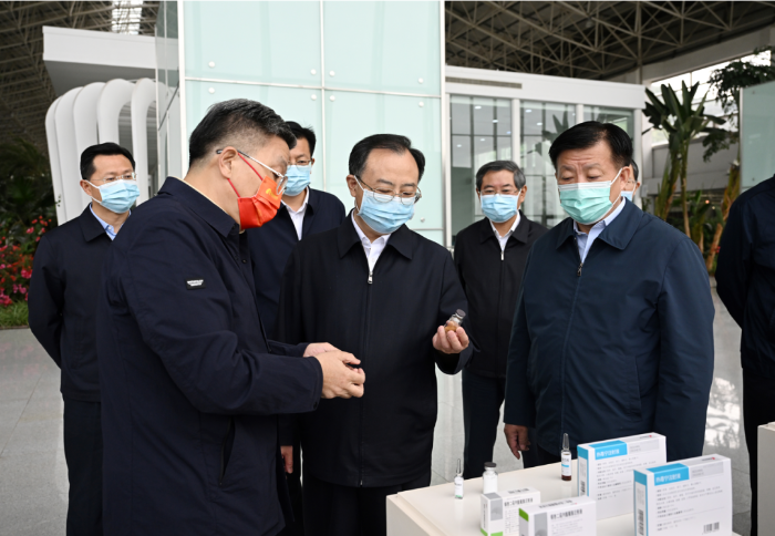 江苏省委书记吴政隆调研九游会药业：加快推动传统中医药和现代科学相结合，为抗击疫情提供有力武器